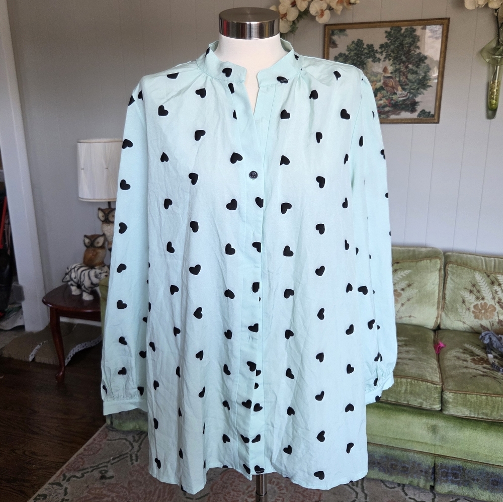 SHEIN Curve Light Green Top with Black Heart Design